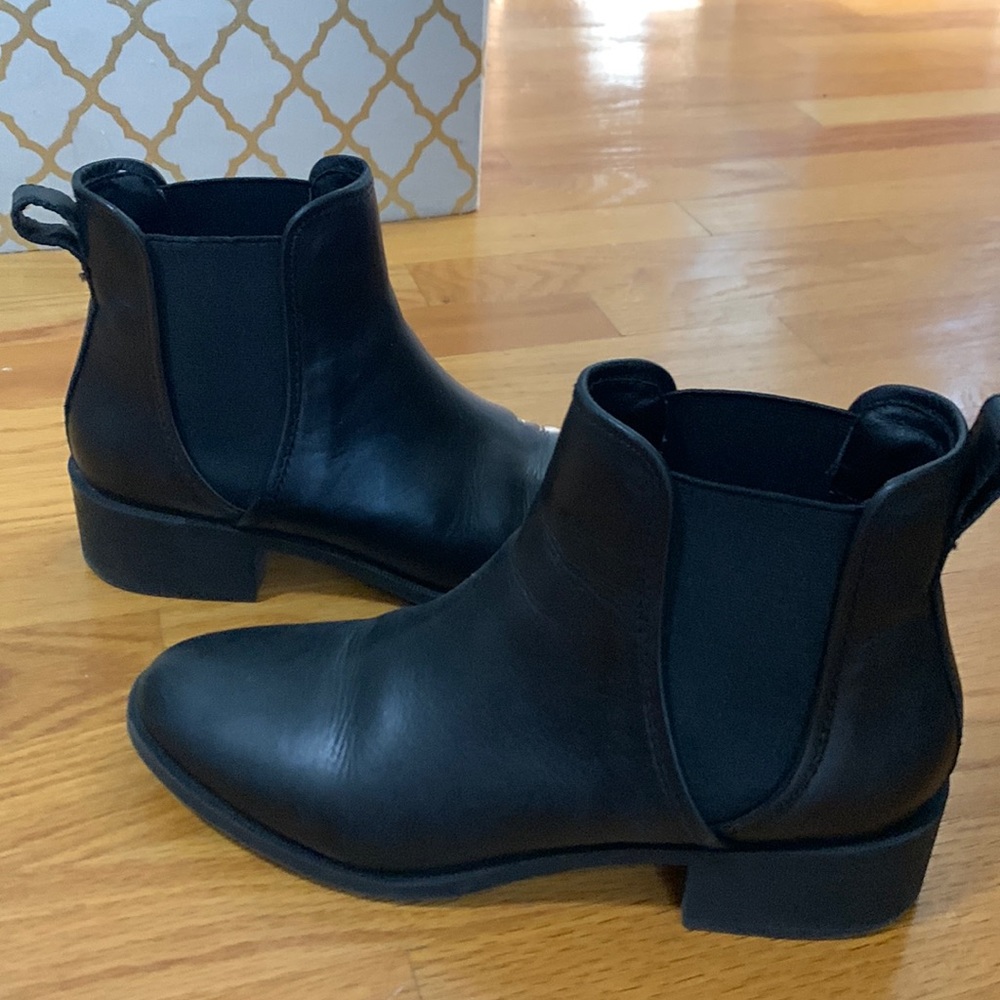 Steve Madden Chelsea Boots